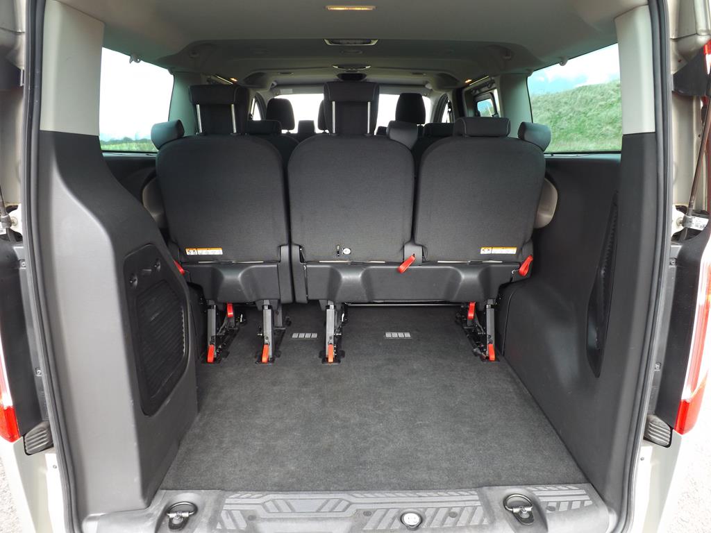 Ford Tourneo Custom 9 Seat Limited Edition L2 Minibus